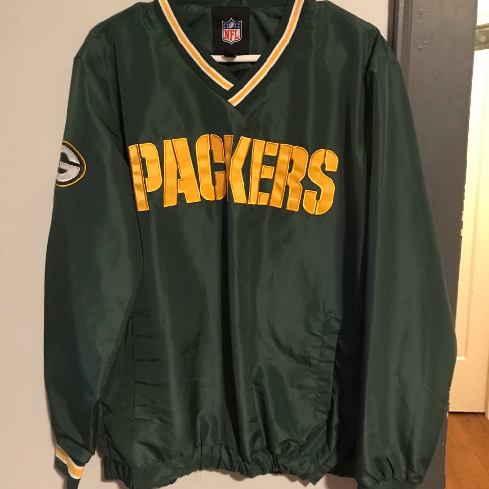 Packers pull over wind breaker